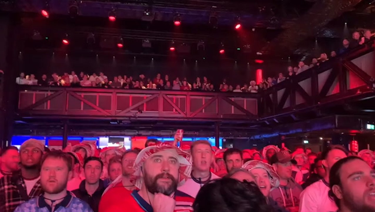 England fans sing ‘Southgate you’re the one’ as Three Lions win 6-2 in World Cup opener