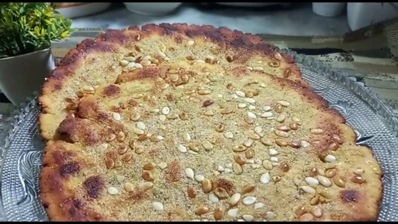 Makki ki metthi roti  How to make makki ki roti  مکئی کی روٹی  only on everytimemasti