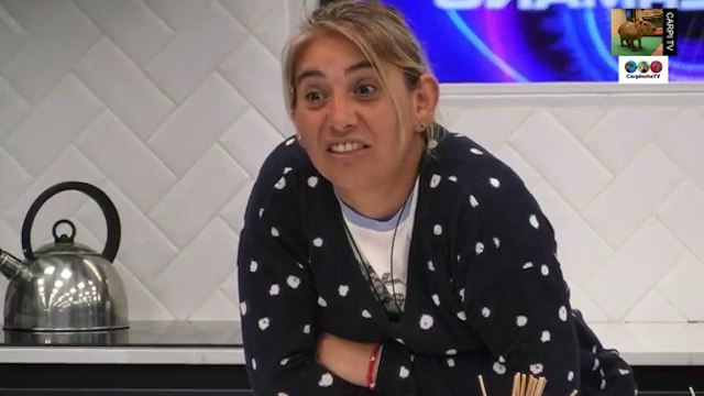 Los hermanitos empezaron a complotar contra Agustín.