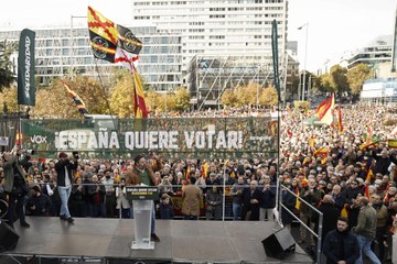 Vox reúne a 25.000 personas en Colón (Madrid) para exigir un adelanto electoral