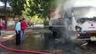 कार में भी लगी आग, अग्निशमन विभाग ने  आग पर पाया काबू