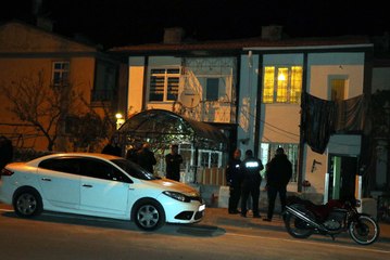 Yolda yürürken pompalı tüfekle vuruldu