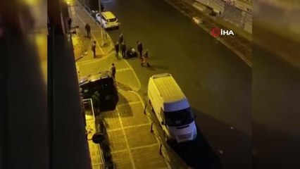 Esenyurt'ta silahlı saldırıda yaralanan şahıs yolcu minibüsü ile hastaneye götürüldü