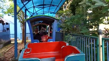 Naik mini train di wisata WBL Lamongan Surabaya Indonesia