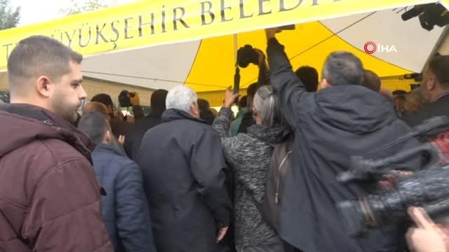 Karkamış'ta roketli saldırıda hayatını kaybeden 5 yaşındaki Hasan Karataş son yolculuğuna uğurlanıyor