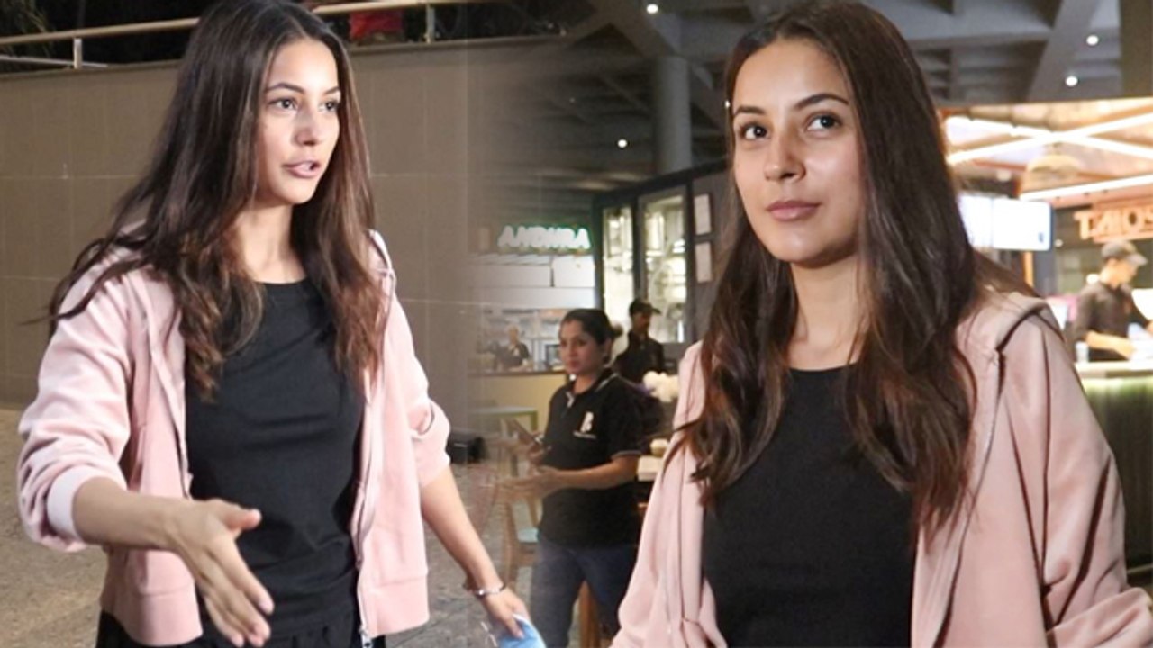 Shehnaaz Gill Media से कहा Camera बंद कर दो, Cute Video Viral |Boldsky*Entertainment