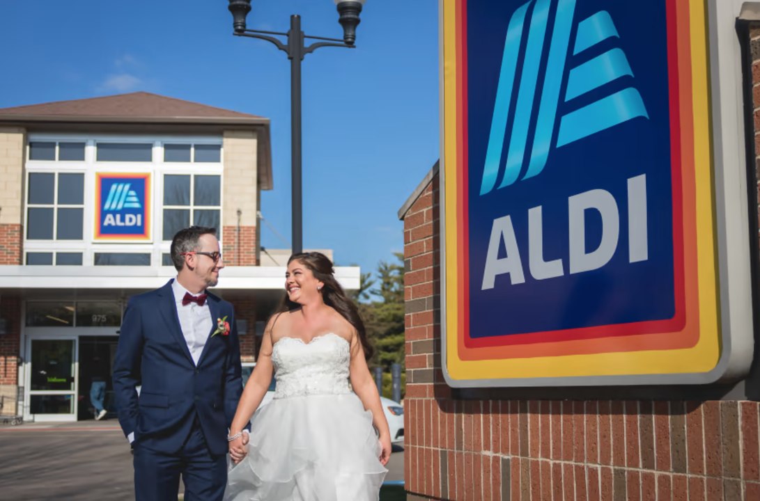 Ce couple réalise son plus grand rêve… Se marier chez Aldi