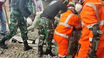 Indonesia continúa buscando sobrevivientes tras el sismo de 5,6