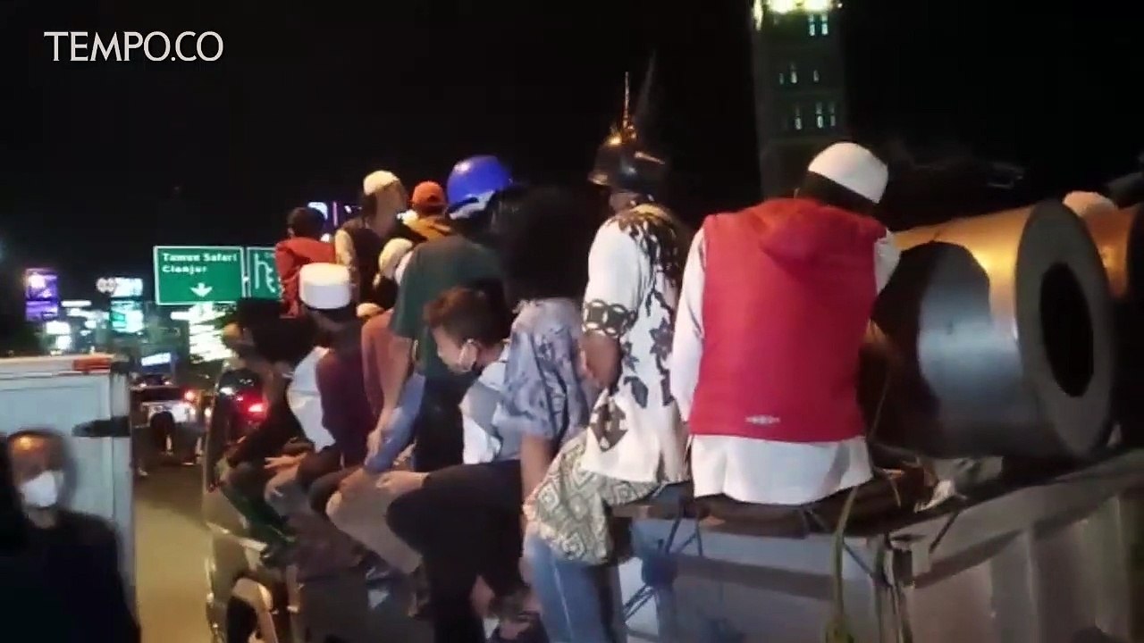 Satgas COVID-19 Bogor Bubarkan Takbir Keliling di Jalur Puncak