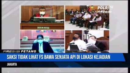 Jaksa Penuntut Umum Menunjukan Barang Bukti Senjata Api Dalam Sidang Lanjutan Kasus Pembunuhan Brigadir J
