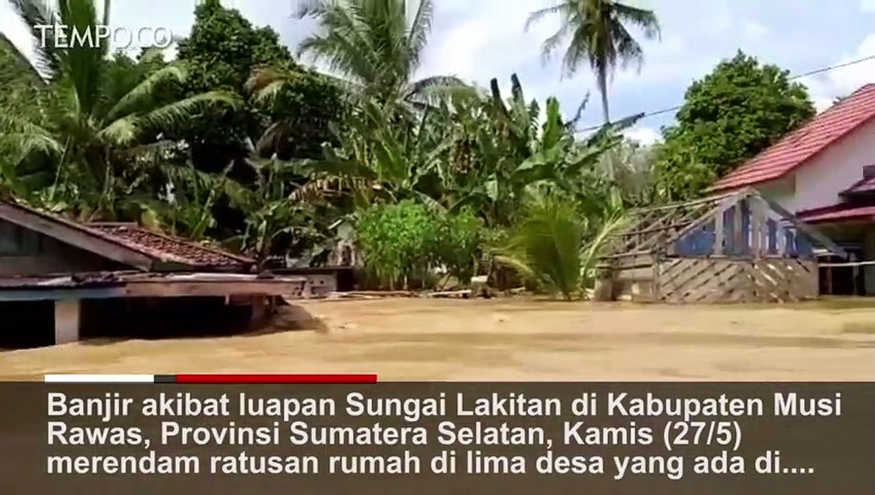 Detik-detik Banjir Hanyutkan Sejumlah Rumah di...