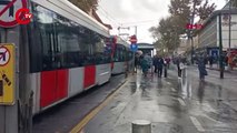 Tramvayda taciz iddiası: Yolcular darbetti