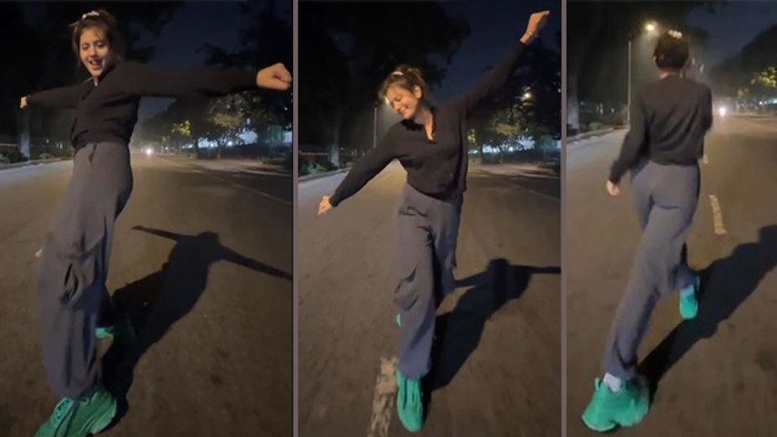 Anjali Arora आधी रात बीच सड़क पर लगाए ठुमके Video Viral, Fans के उड़े होश |  Boldsky *Entertainment - video Dailymotion
