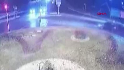 OTOMOBİLİN TAKLALAR ATARAK SAVRULDUĞU VE SÜRÜCÜSÜNÜN ÖLDÜĞÜ KAZANIN GÖRÜNTÜLERİ ORTAYA ÇIKTI