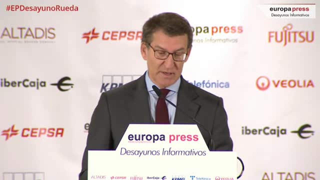 Feijóo acusa a Sánchez de sumar "disparate tras disparate" y "crisis tras crisis" cada día