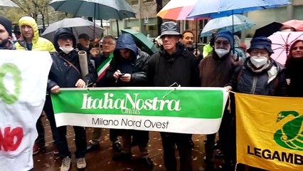 Parco Sud, la protesta di sindaci e associazioni sotto il Pirellone