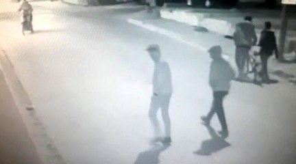 Bıçaklı gaspçılar önce güvenlik kamerasına, ardından polise yakalandı