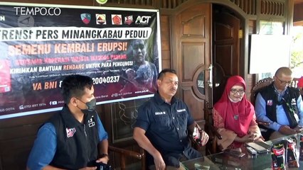Warga Sumbar Kumpulkan Donasi Rendang untuk Korban Erupsi Semeru