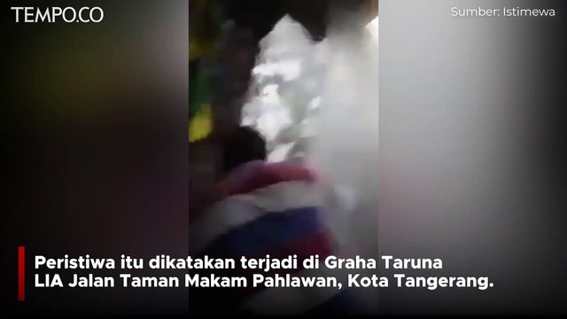 Detik-detik Mobil Tertimpa Pohon di Kota Tangerang Akibat Hujan Angin