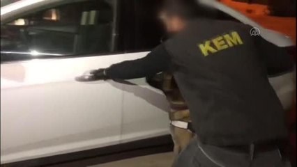 Bir otomobilde 2 kilo 200 gram skunk ele geçirildi