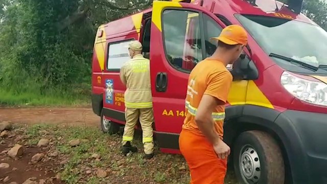 Catador de recicláveis tem lesões graves após encostar em fio de energia