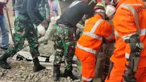Mehr Todesopfer nach Erdbeben in Indonesien
