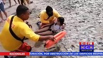 A minutos de morir ahogada, rescatan a menor de 12 años en playas de #Tela