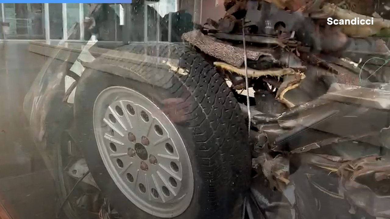 A Scandicci i resti dell'auto della scorta di Falcone