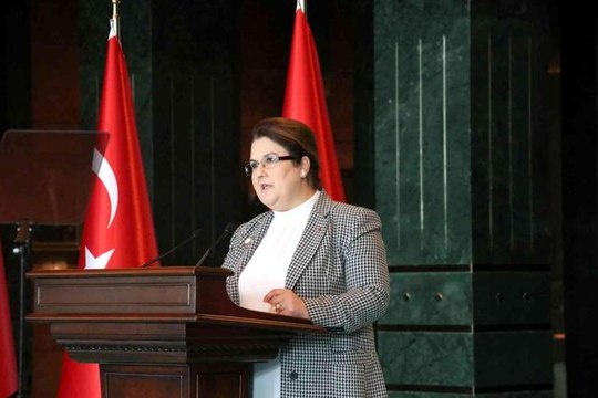 İstanbul'daki hain terör saldırısında hayatını kaybeden Yusuf Meydan ve kızı Ecrin'in isimleri Adana'da yaşatılacak