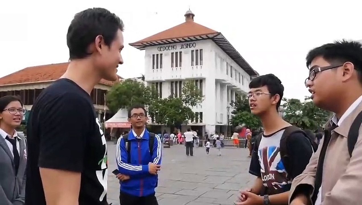 Indonesian Street Food Tour of Glodok (Chinatown) in Jakarta - DELICIOUS Indonesia Food! 17