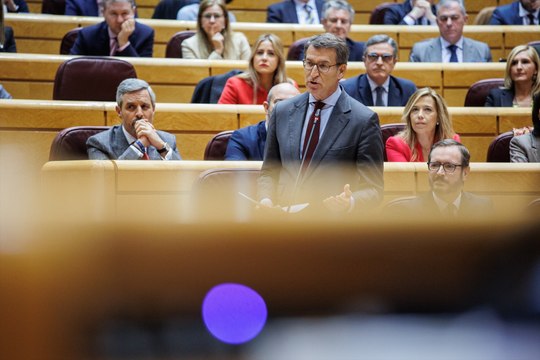 Enésimo lapsus de Feijóo en un cara a cara con Sánchez: “Los diputados de Podemos no están”