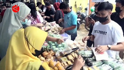 Serunya Berburu Takjil di Bendungan Hilir