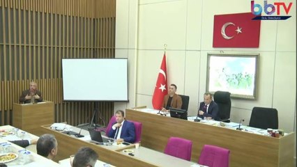 Bolu'da AKP'li Meclis Üyesi Kürsüde Ağladığı İçin Sözlerini Tamamlayamadı