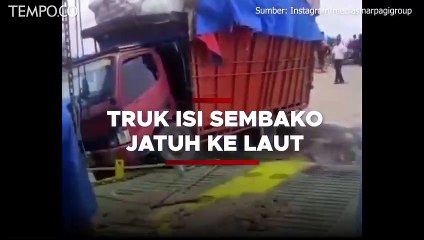 Download Video: Harganya Lagi Naik, Truk Bermuatan Sembako Malah Jatuh di Laut Aceh