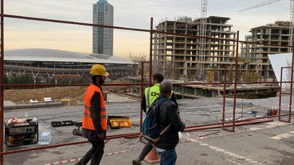 KAĞITHANE'DE İNŞAATIN İSTİNAT DUVARI ÇÖKTÜ; FACİA UCUZ ATLATILDI
