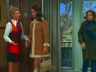 The Mary Tyler Moore Show S01E01 Love is All Around