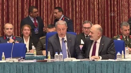 Bakan Akar: "Bu hudutlardan kimse geçmesin diye gece gündüz kendimizi yırtıyoruz"