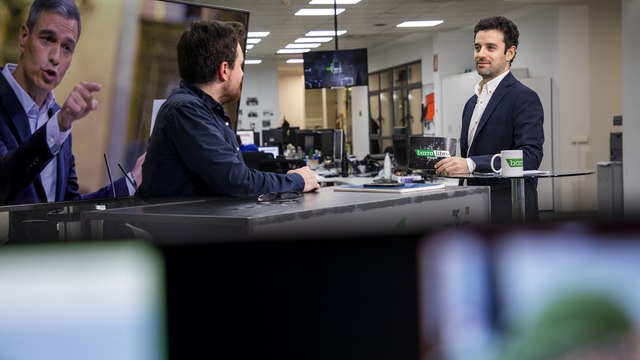 Concesiones de Pedro Sánchez a Bildu y mimos a Yolanda Díaz frente a Montero