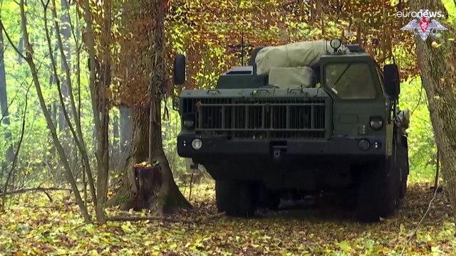 معارك في أكثر من منطقة بين القوات الأوكرانية والروسية وهجوم بالمسيرات على القرم