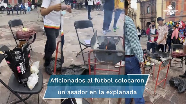 Arman carnita asada para disfrutar partido México vs Polonia en Plaza Fundadores de SLP