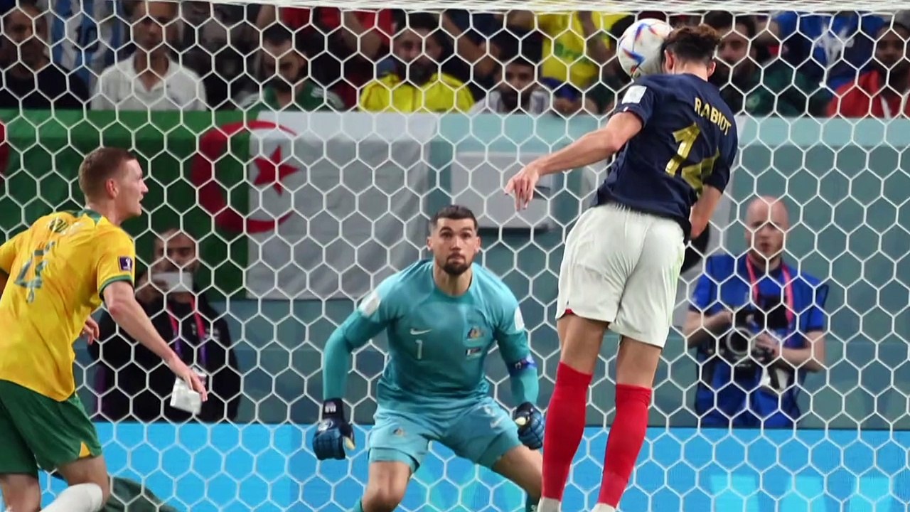 Francia gana 4-1 a Australia en su inicio en Mu...