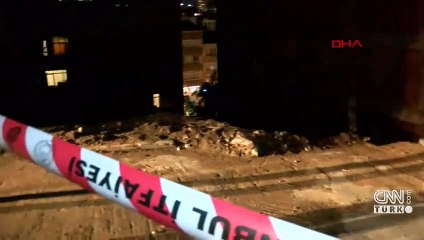 Vatandaşlar korku ile sokağa döküldü! Mahalleli ve müteahhit birbirine girdi