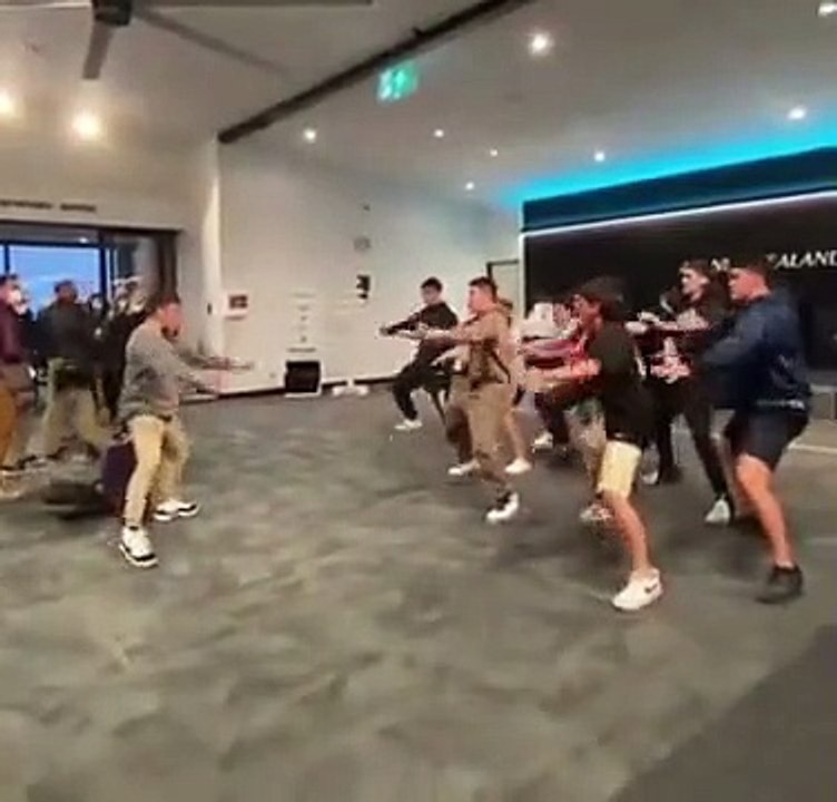 Random Man saying goodbye in Airport | Funny video|