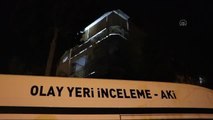 Karısını bıçakla öldüren kişi kendisini de ağır yaraladı