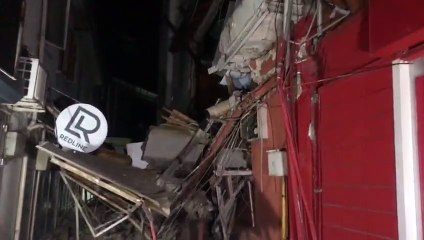 Düzce'de depremin ardından bir iş yeri yıkıldı