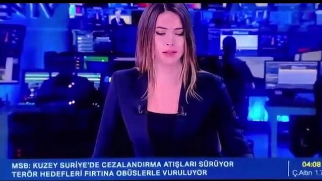NTV spikeri Düzce'de 5.9 büyüklüğündeki depreme canlı yayınında yakalandı