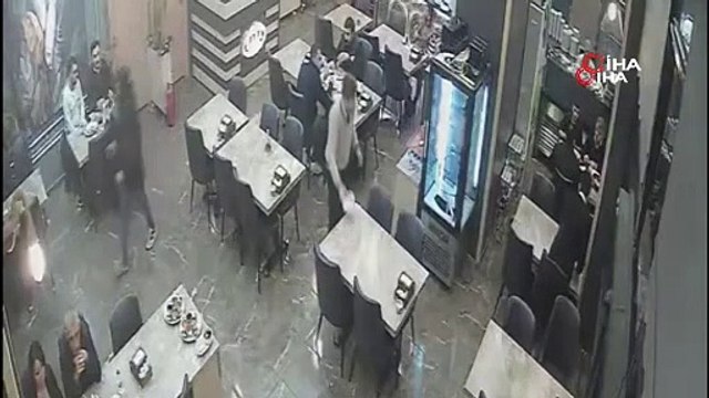 Düzce’de yaşanan deprem İstanbul’da güvenlik kamerasına yansıdı