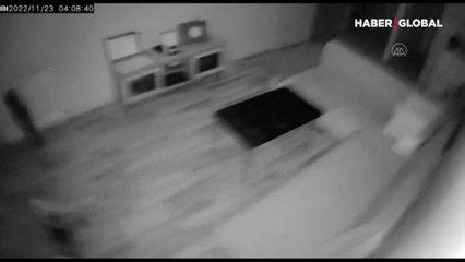 Düzce'deki deprem güvenlik kameralarına yansıdı