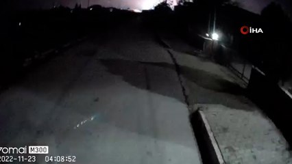 Düzce'de deprem anı kamerada! Bolu, Zonguldak, İstanbul'da da hissedildi