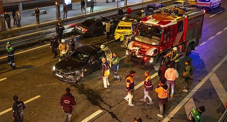 Şişli’de zincirleme trafik kazasında 8 kişi yaralandı